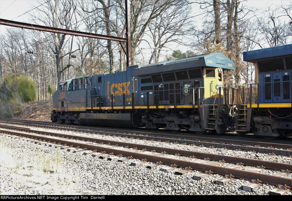 CSX 3254 on M404